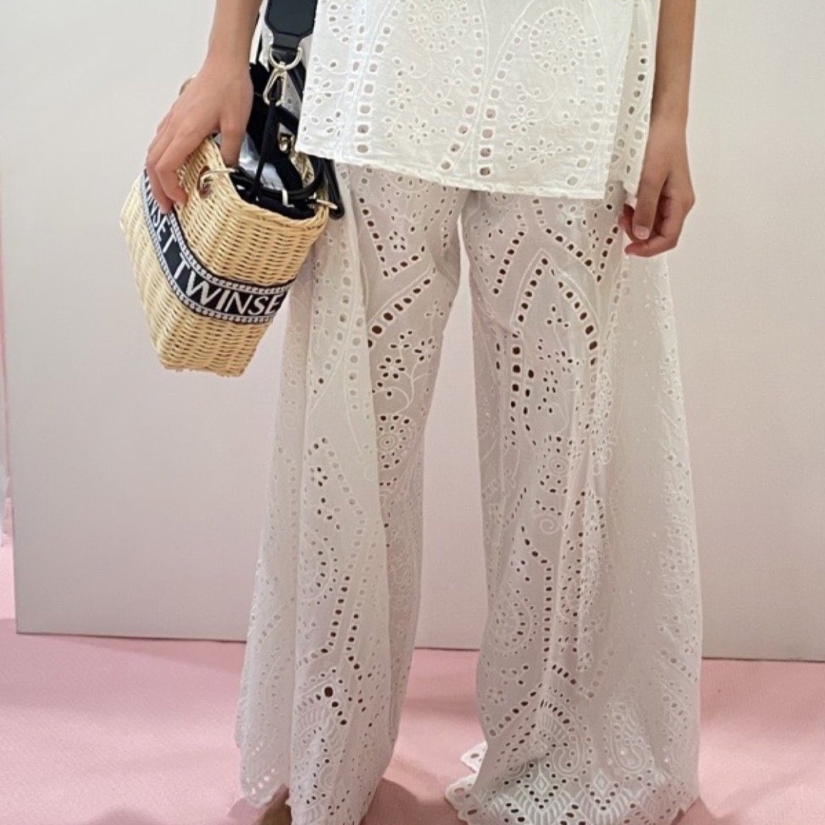 Twinset – Pantalone largo pizzo – Bianco - immagine 3