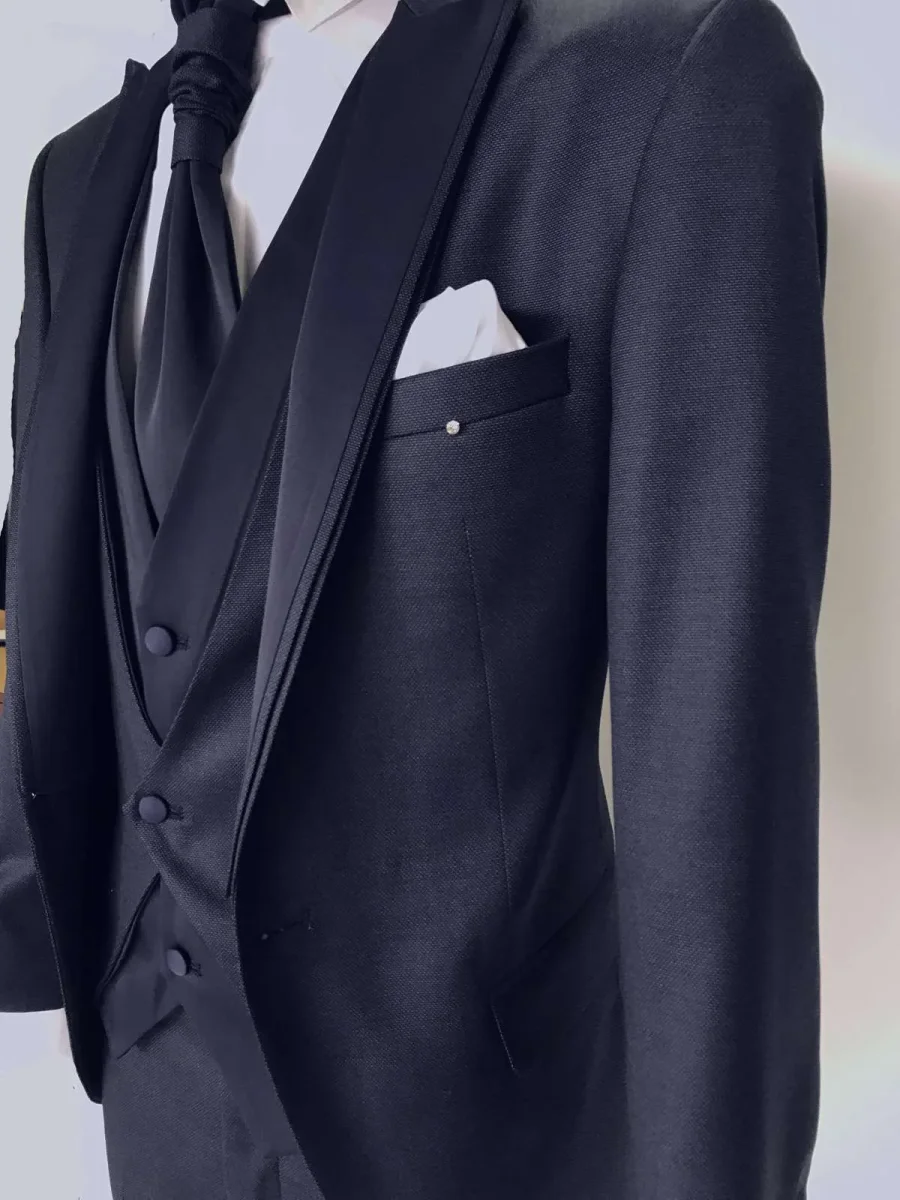 Abito da Sposo modello petto a lancia vestibilità slim fit modello Lucas colore blu scuro - immagine 3